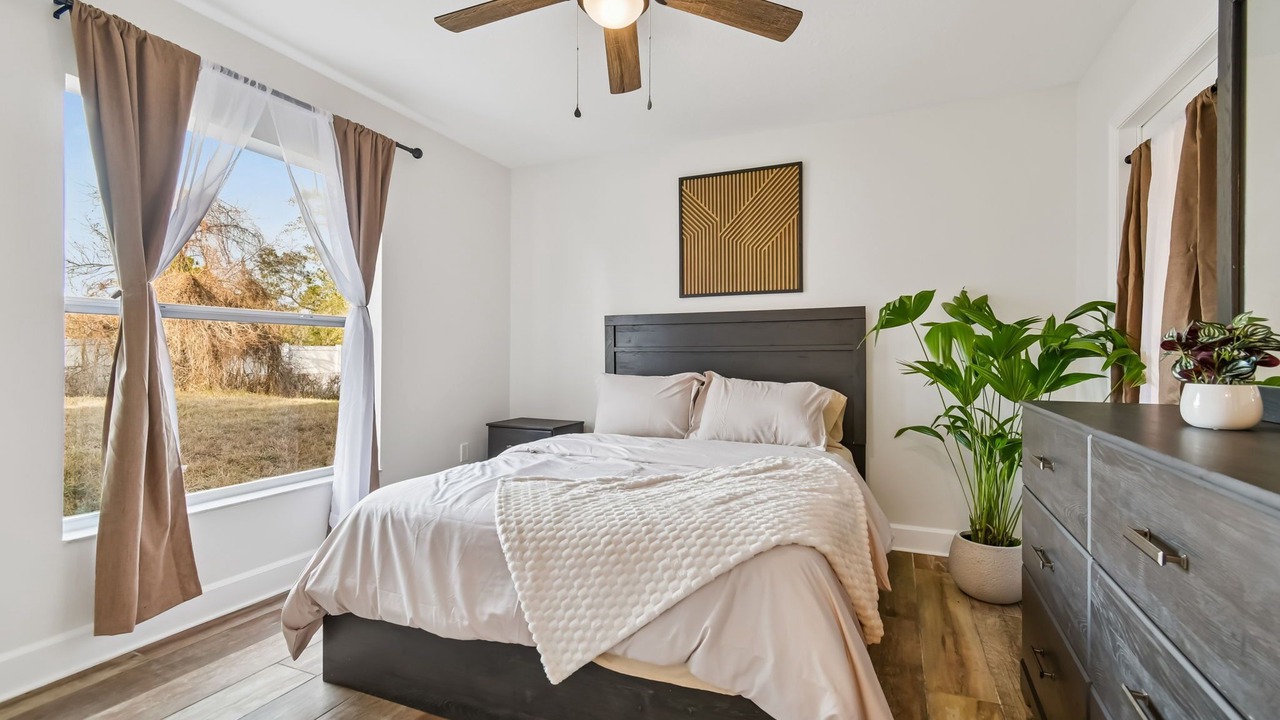 Photo of Bedroom in Seffner Community Alliance