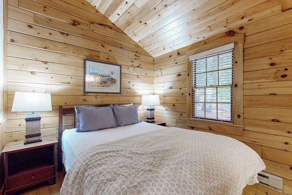 Photo of Bedroom in Northport