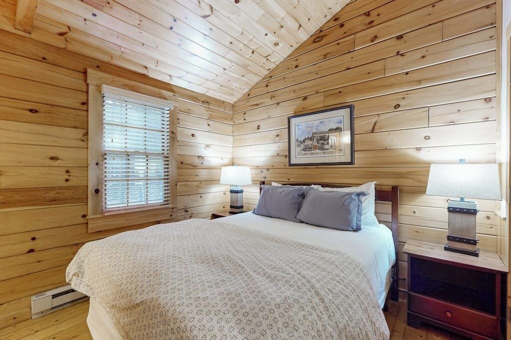 Photo of Bedroom in Northport
