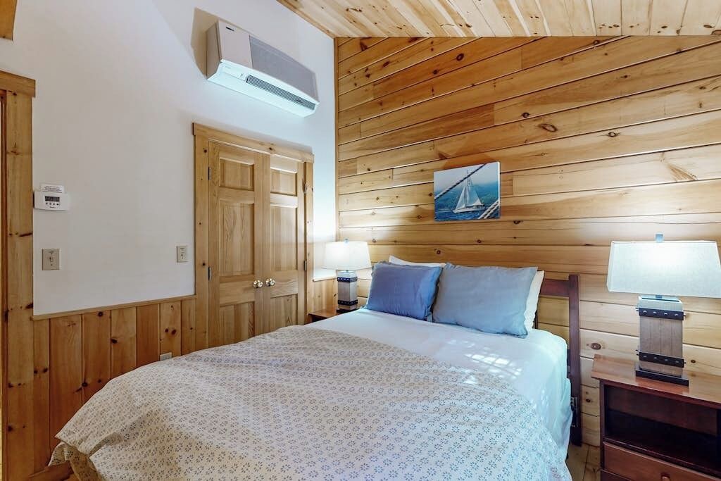 Photo of Bedroom in Northport