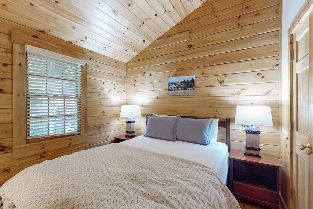 Photo of Bedroom in Northport