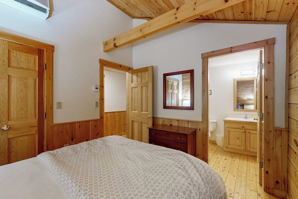 Photo of Bedroom in Northport