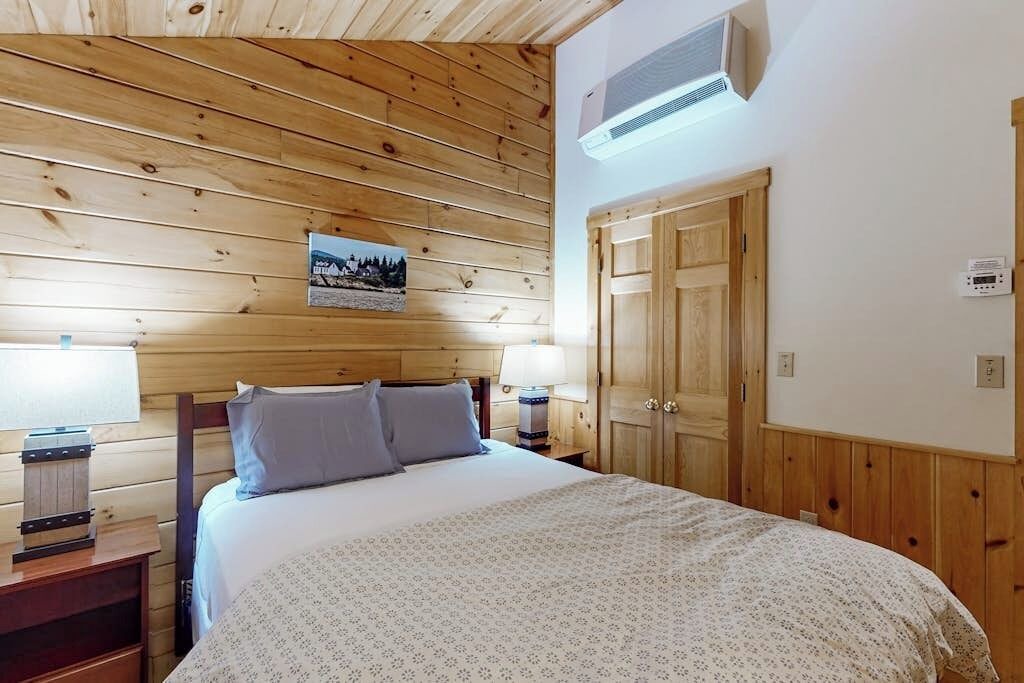 Photo of Bedroom in Northport