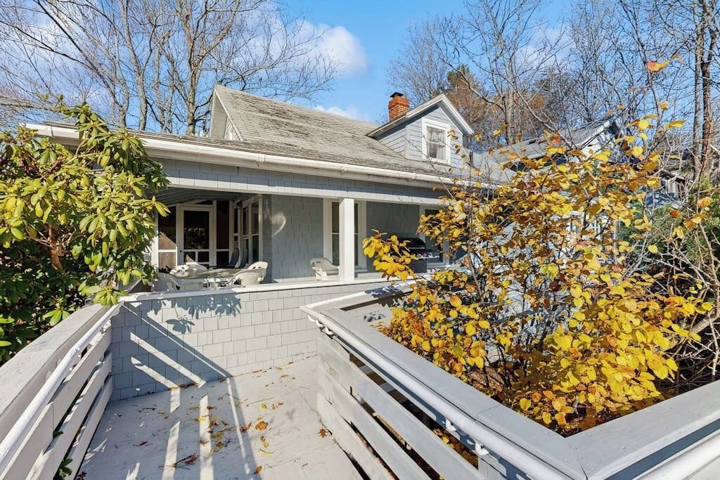 Photo of Patio Balcony in Seal Harbor