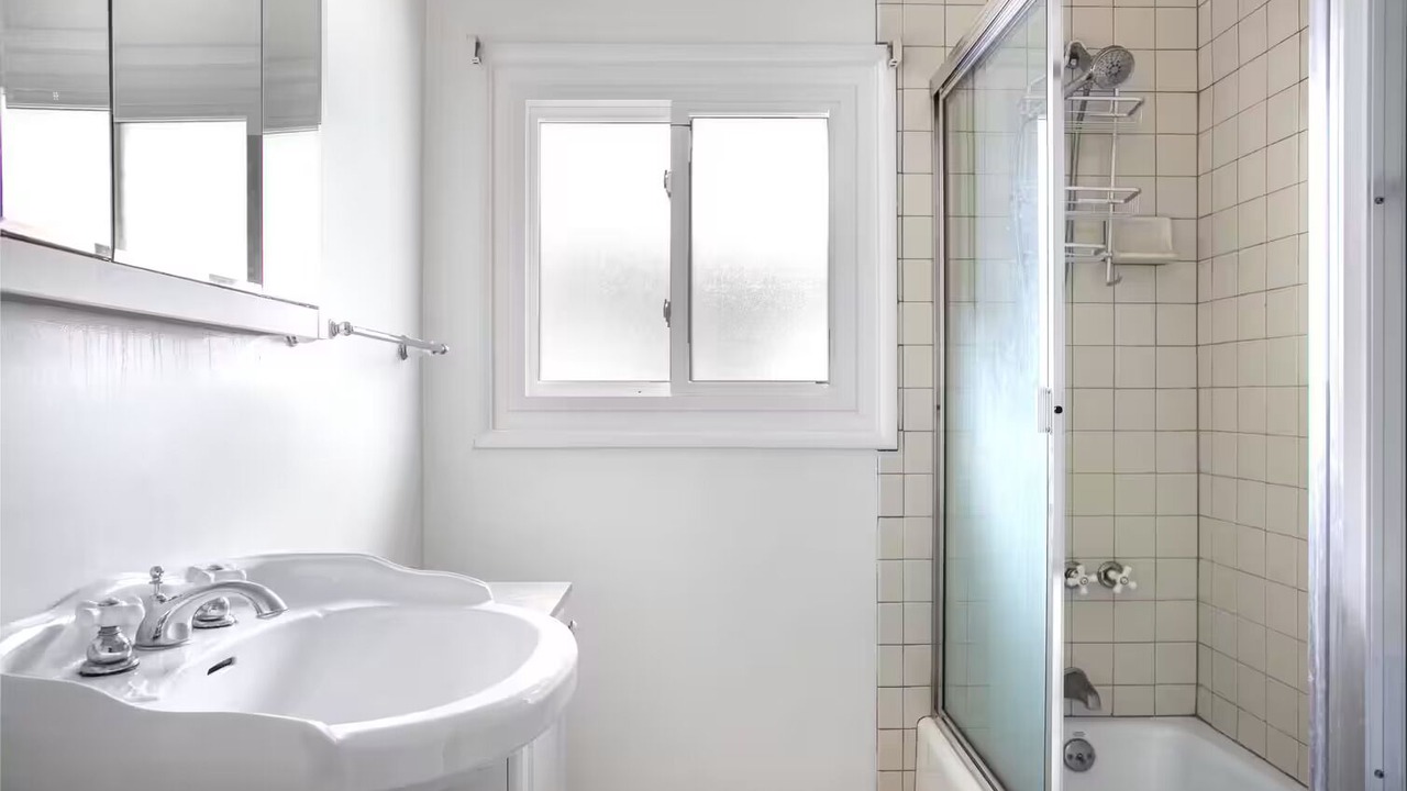 Photo of Bathroom in Ladera Heights
