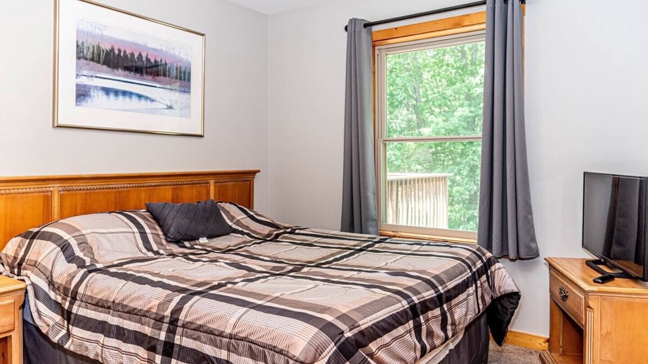Photo of Bedroom in Briar Crest Woods