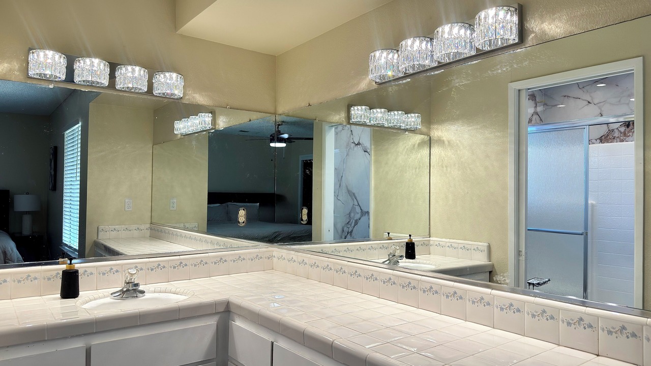 Photo of Bathroom in Hanford