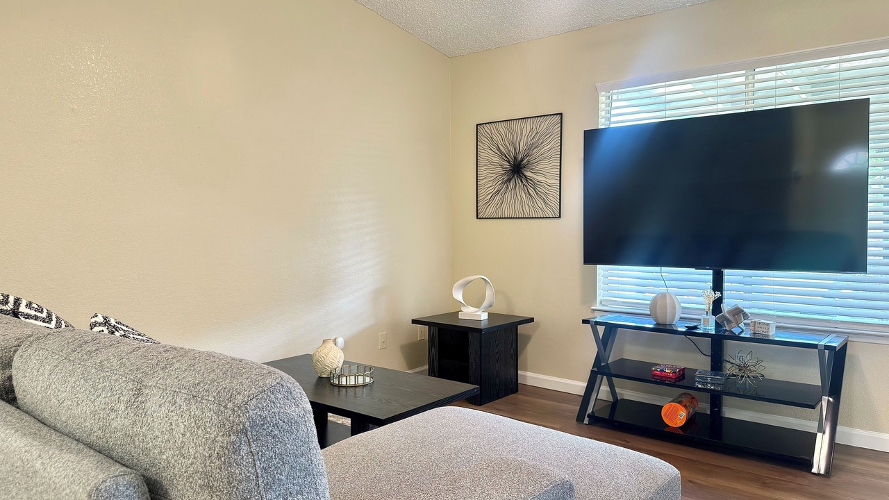 Photo of Livingroom in Hanford