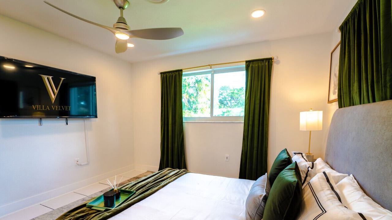 Photo of Bedroom in Pembroke Pines