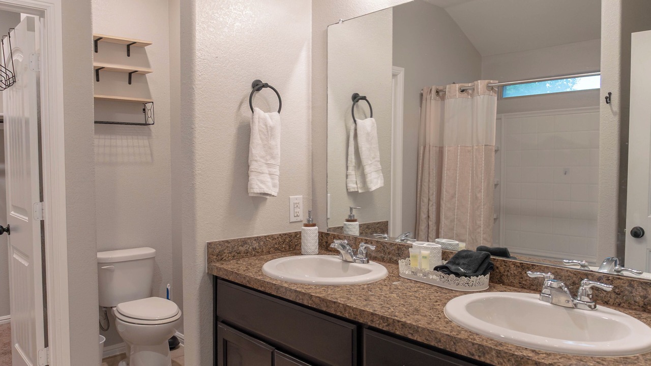 Photo of Bathroom in Crowley