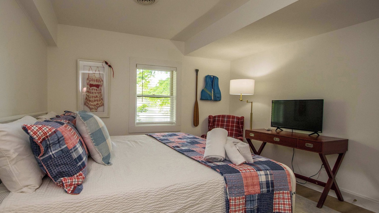 Photo of Bedroom in Flat Rock