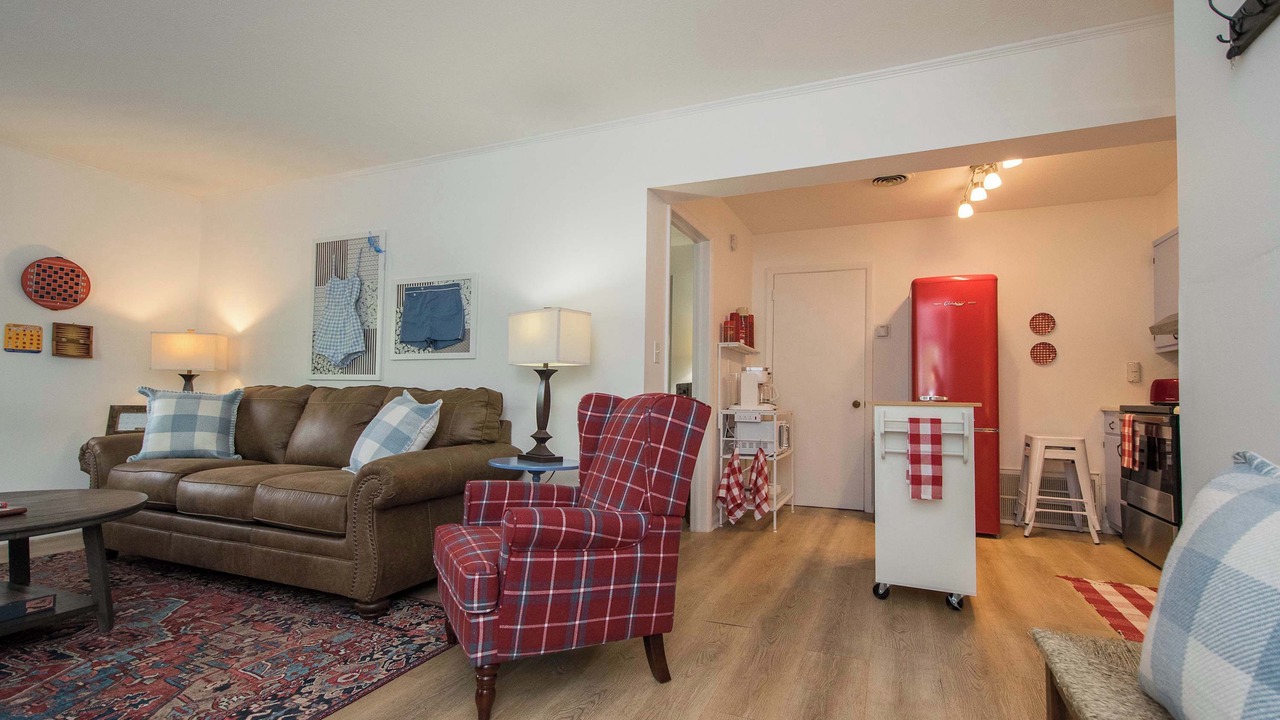 Photo of Livingroom in Flat Rock