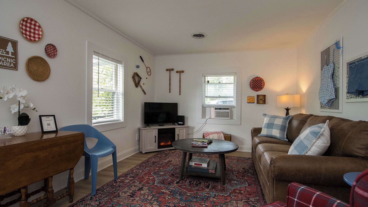 Photo of Livingroom in Flat Rock