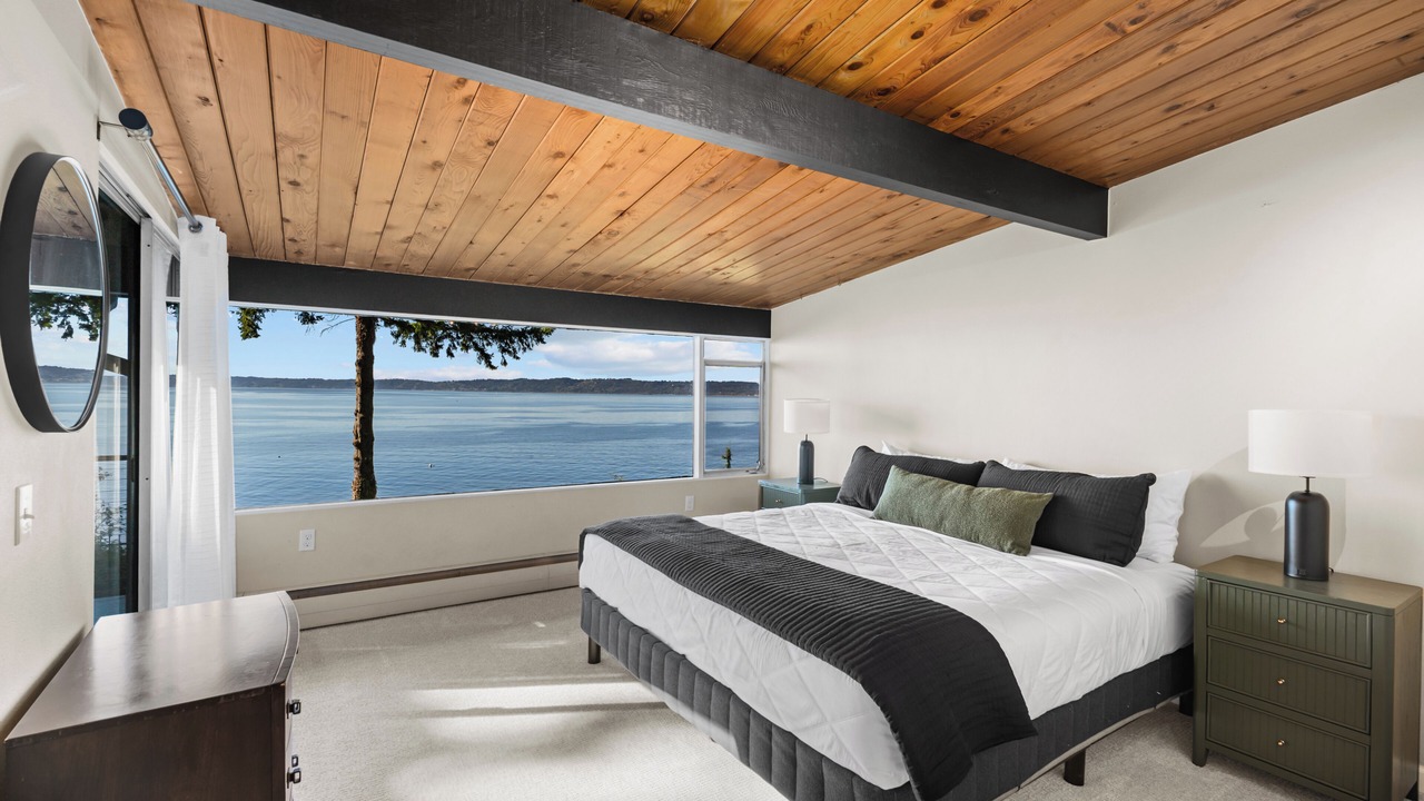 Photo of Bedroom in Des Moines
