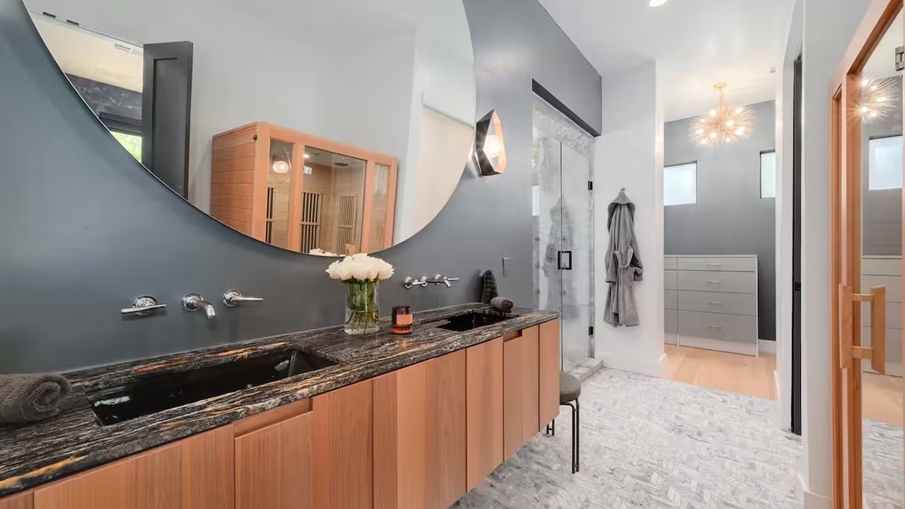 Photo of Bathroom in Chestnut