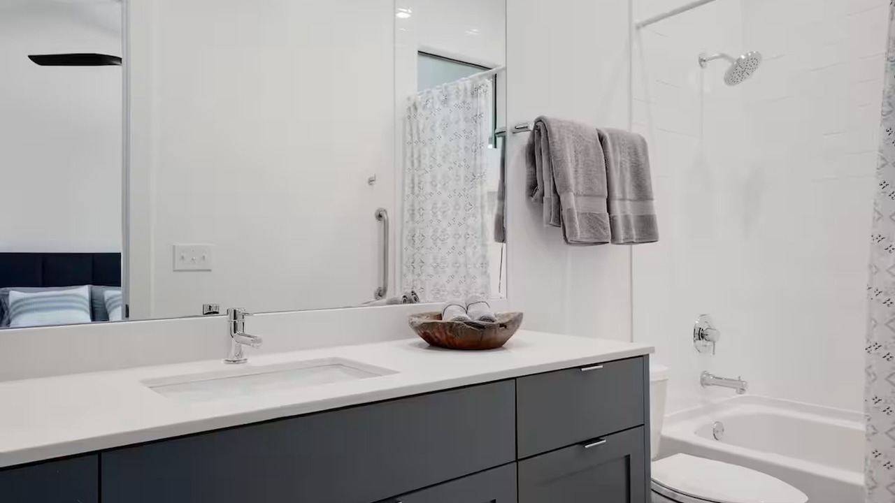 Photo of Bathroom in Chestnut