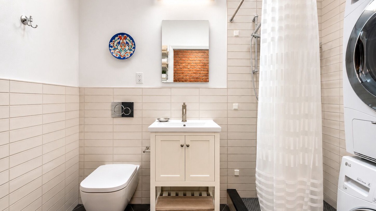 Photo of Bathroom in East Harlem