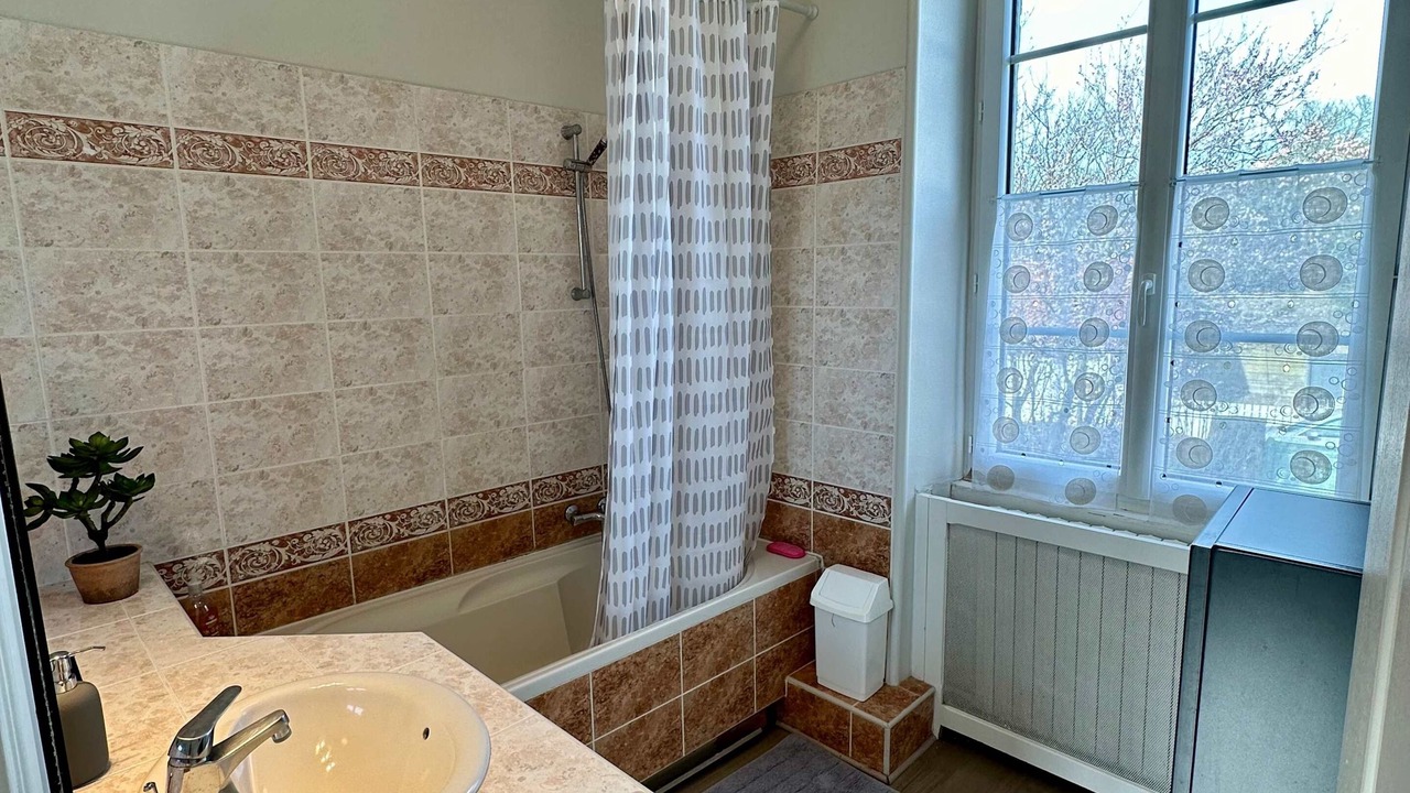 Photo of Bathroom in Avrille