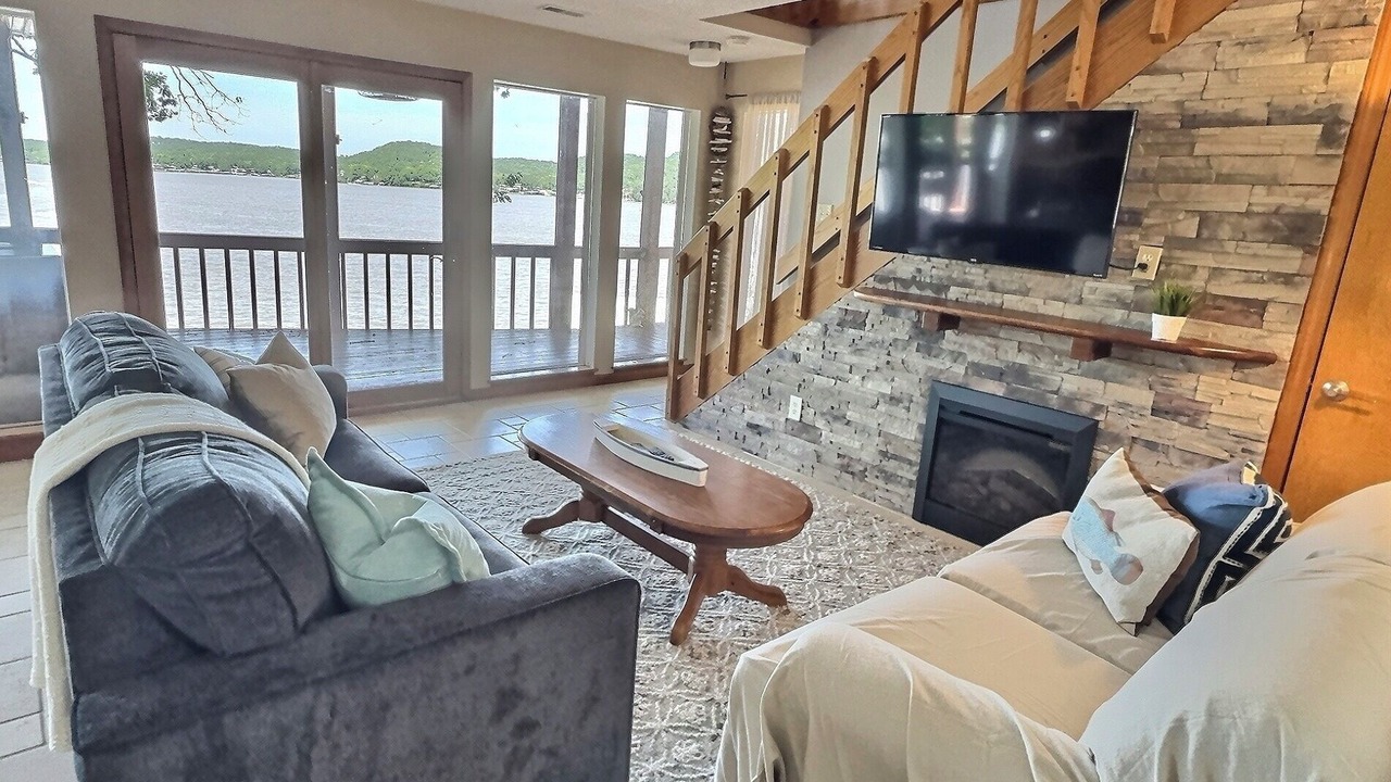 Photo of Livingroom in Camdenton