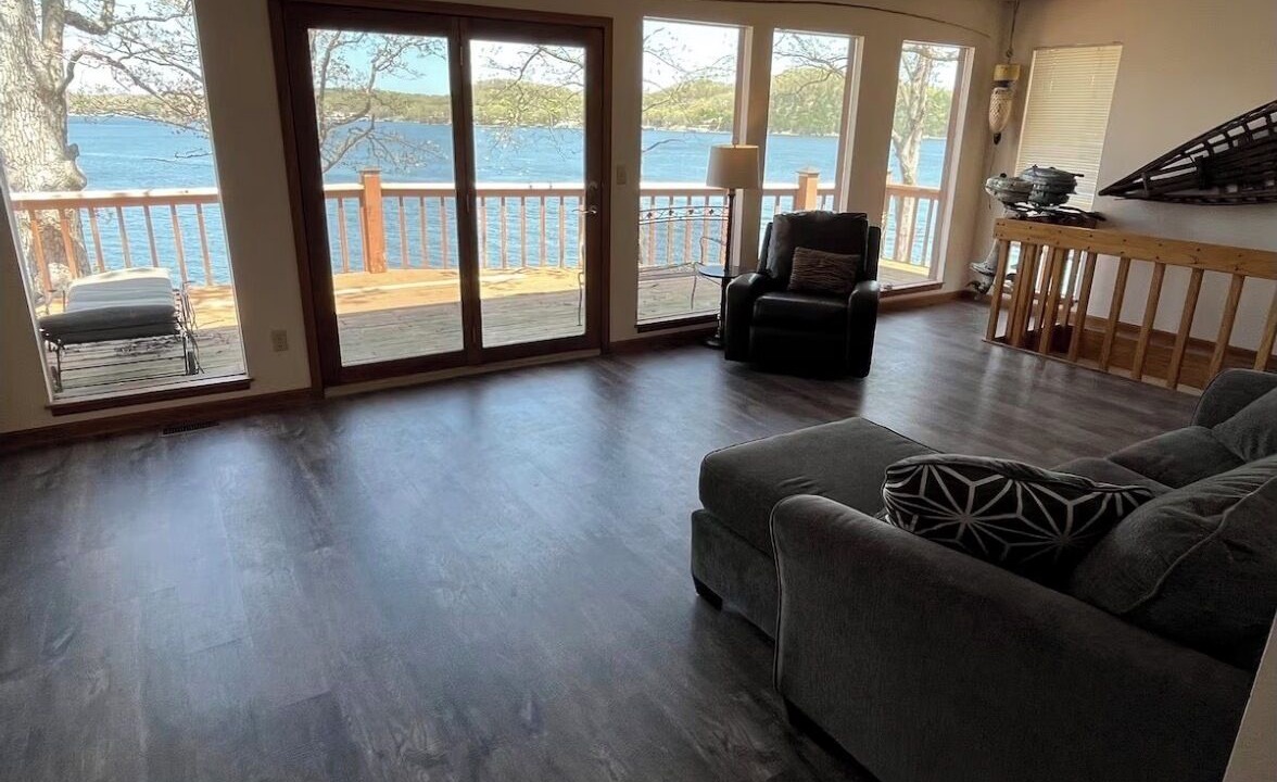 Photo of Livingroom in Camdenton