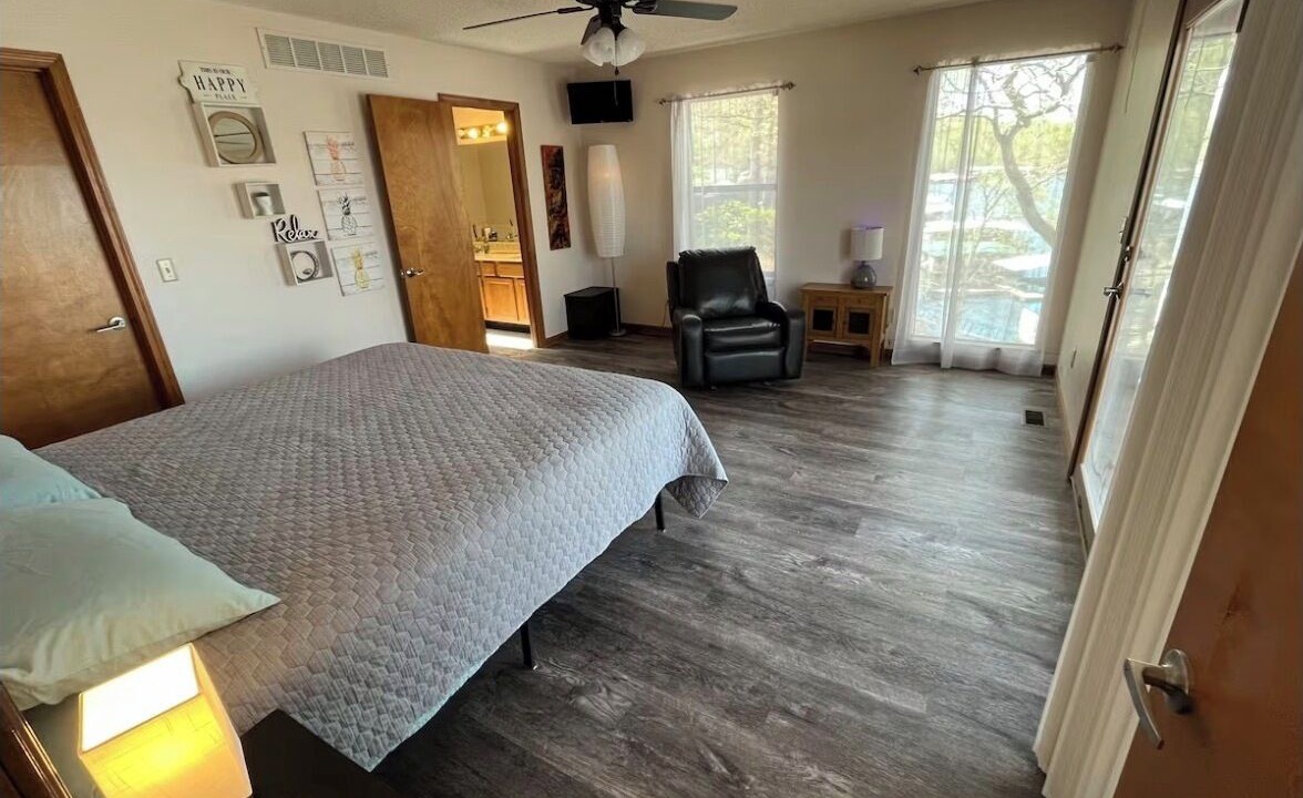 Photo of Bedroom in Camdenton