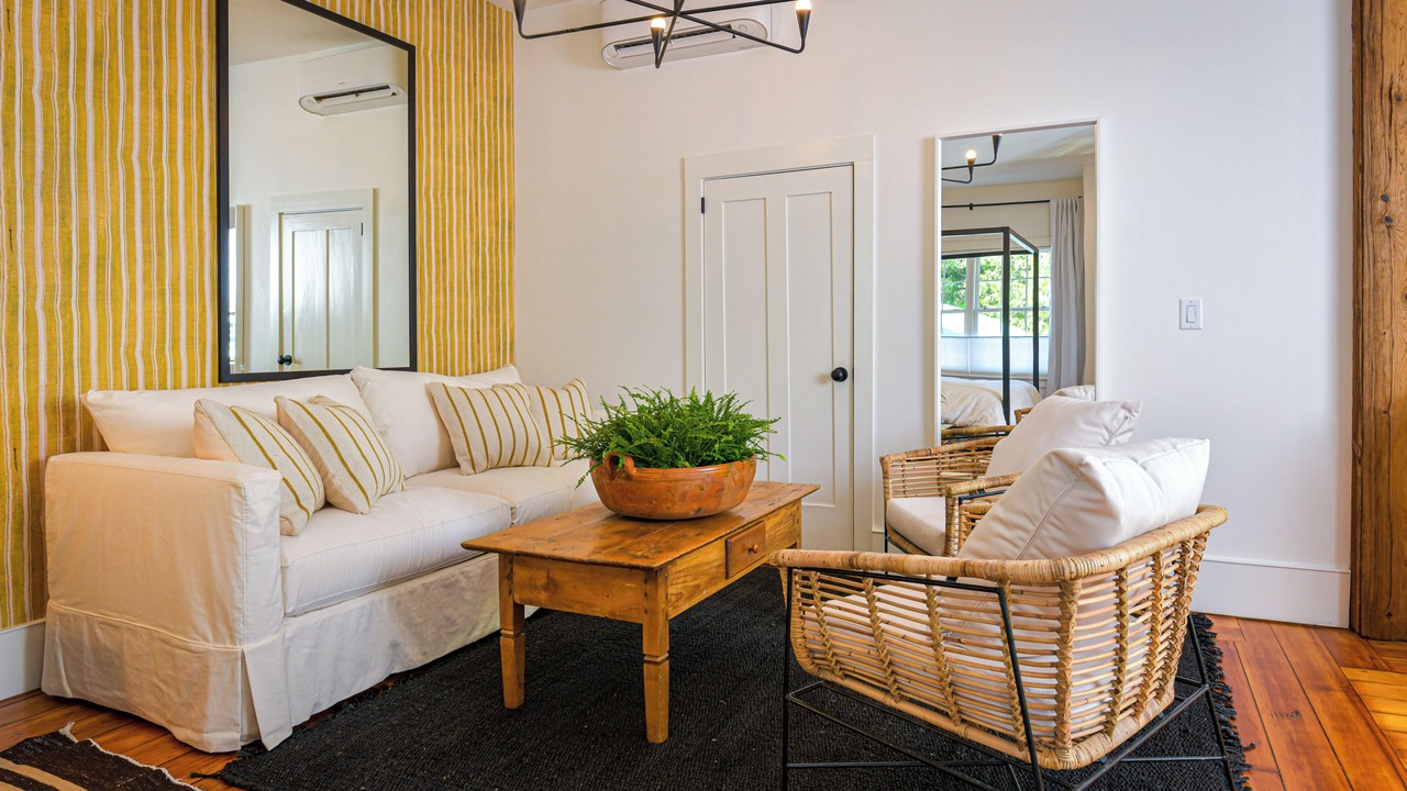 Photo of Livingroom in Jacksonville