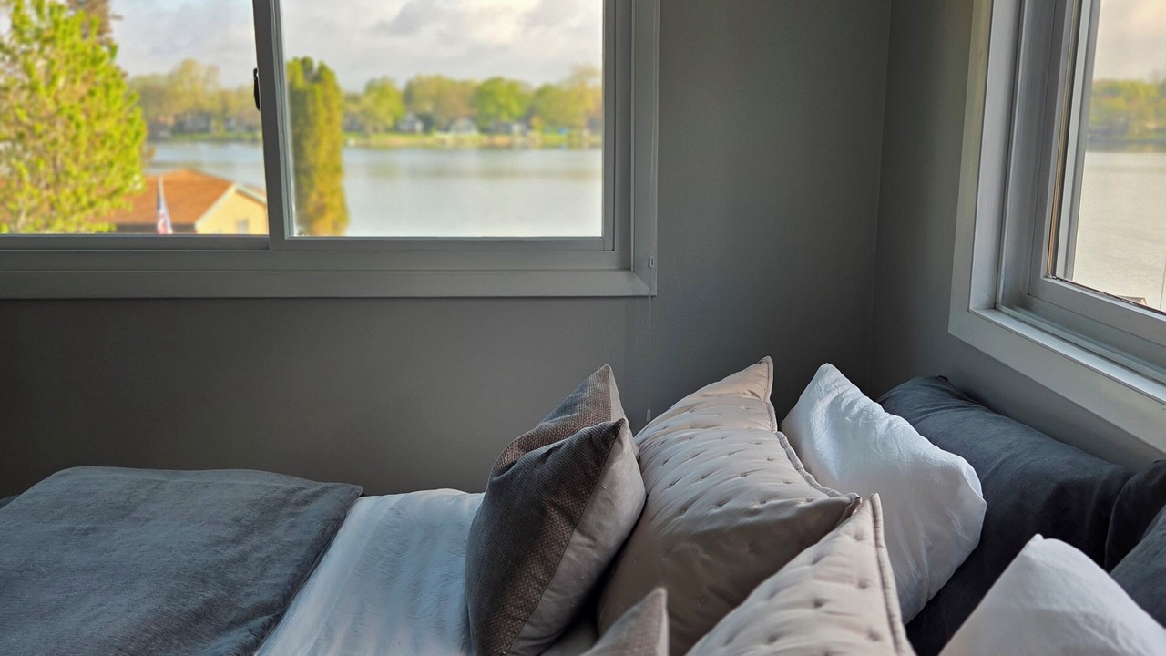 Photo of Bedroom in Lake Shangrila