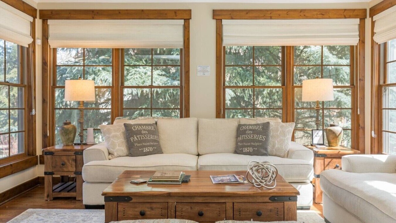Photo of Livingroom in Avon