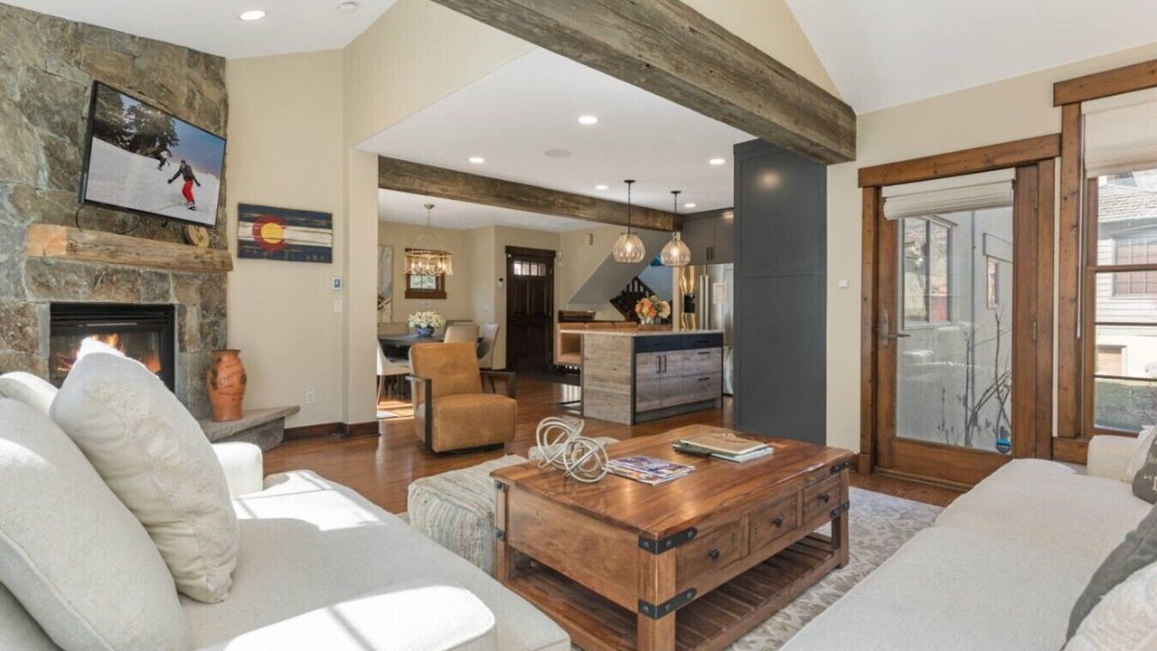Photo of Livingroom in Avon