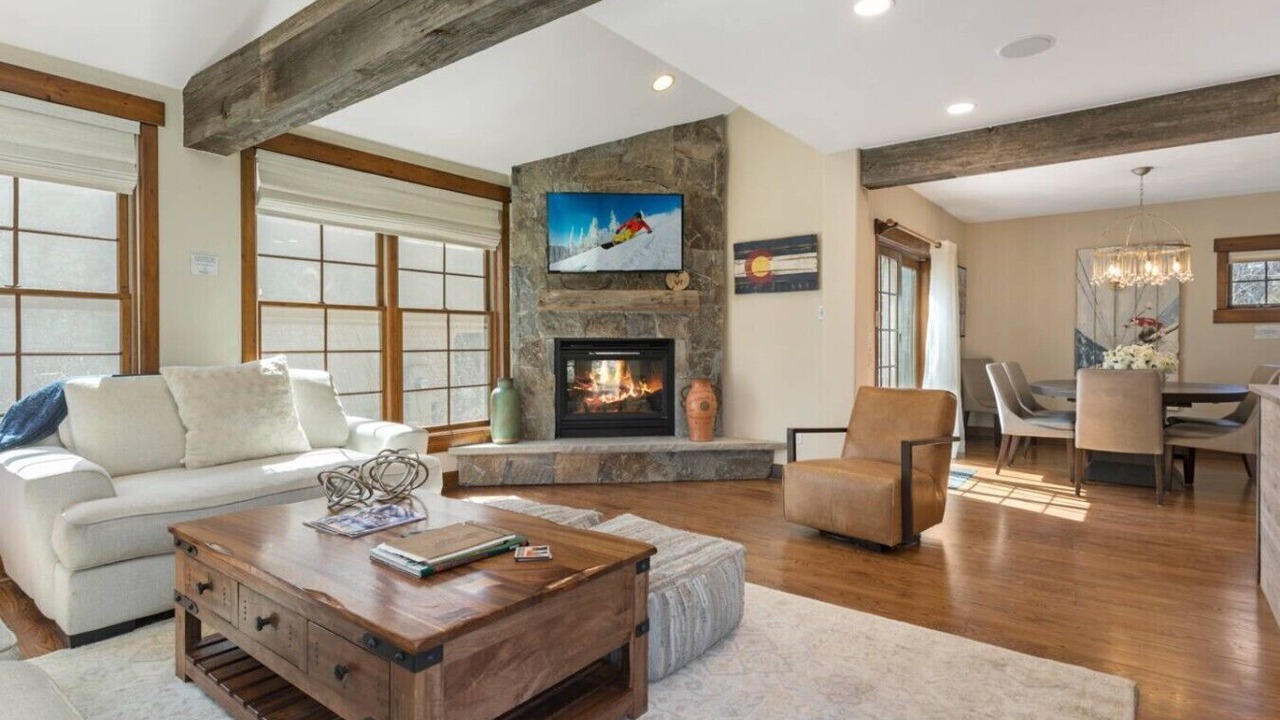 Photo of Livingroom in Avon