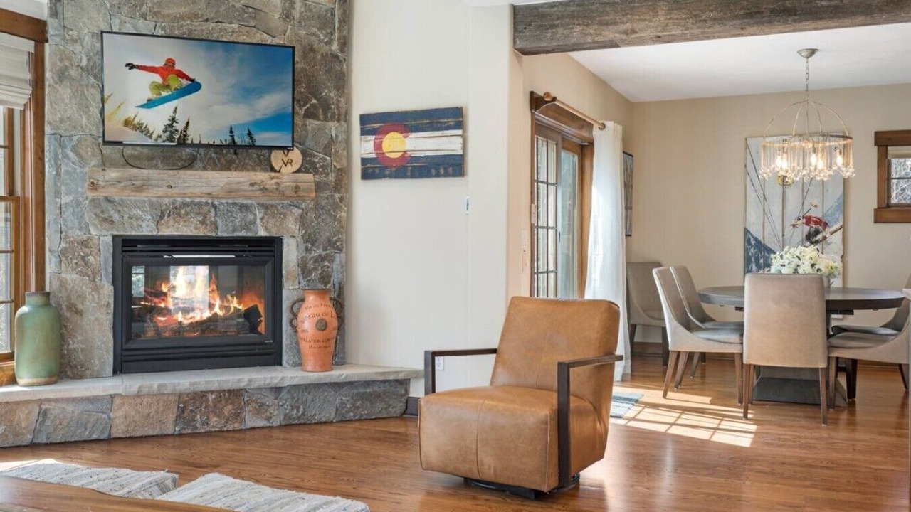 Photo of Livingroom in Avon