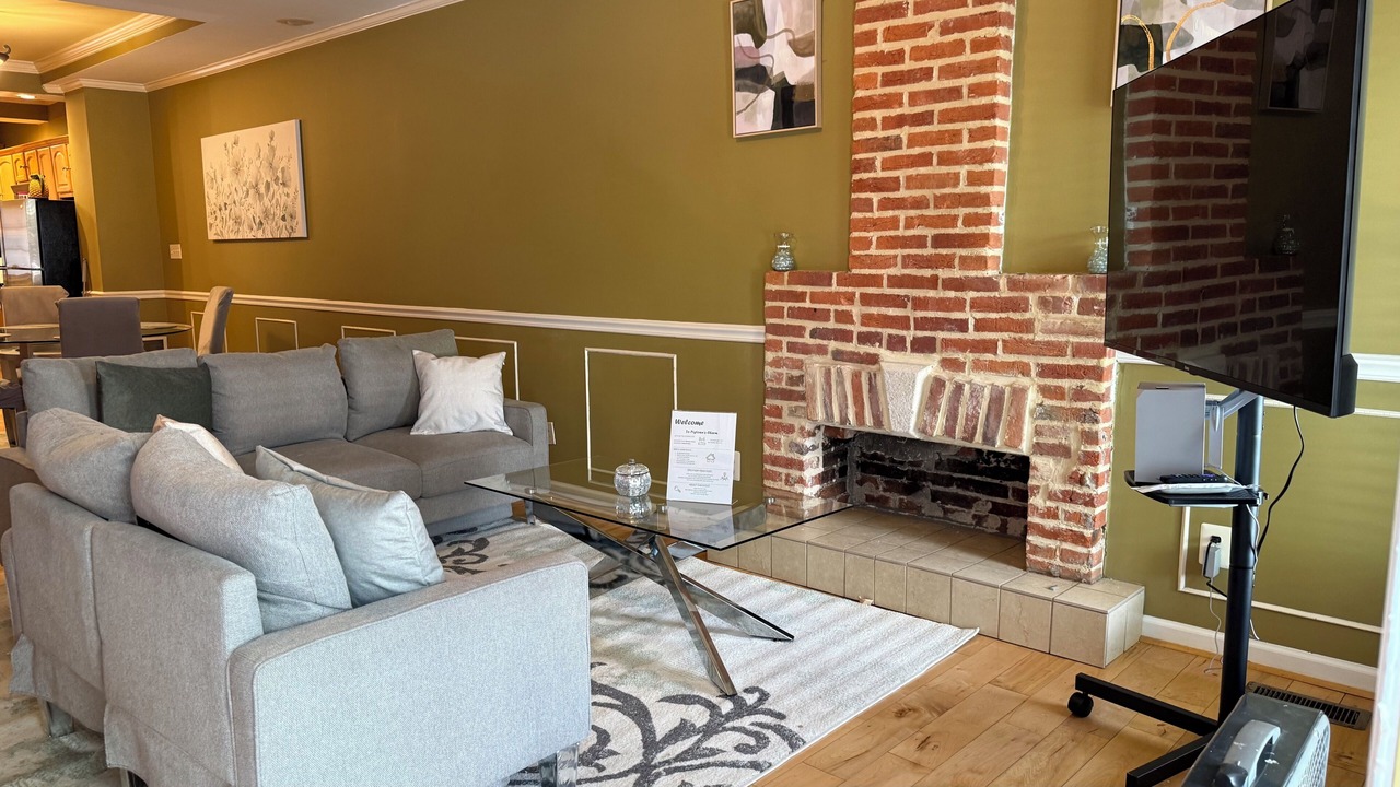 Photo of Livingroom in Downtown Baltimore