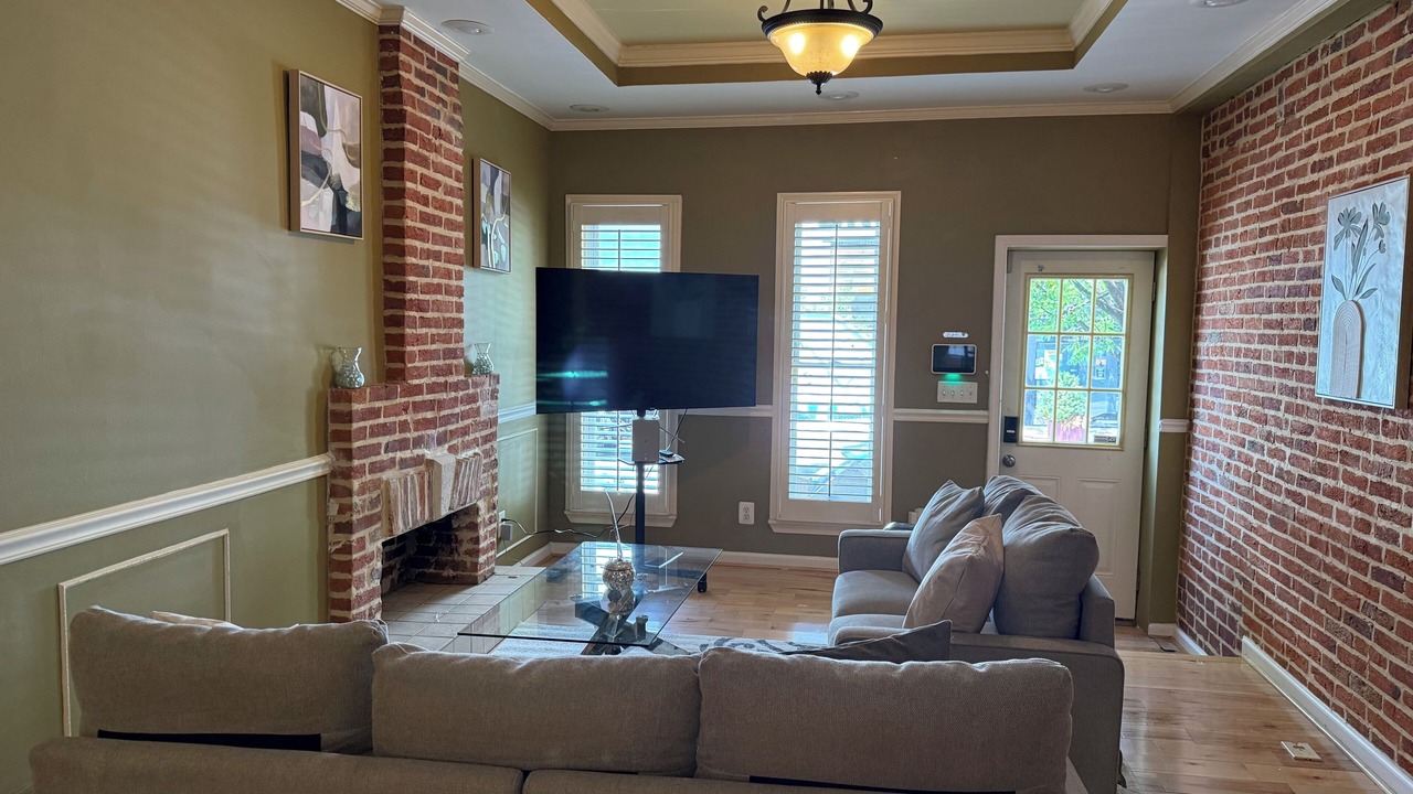 Photo of Livingroom in Downtown Baltimore