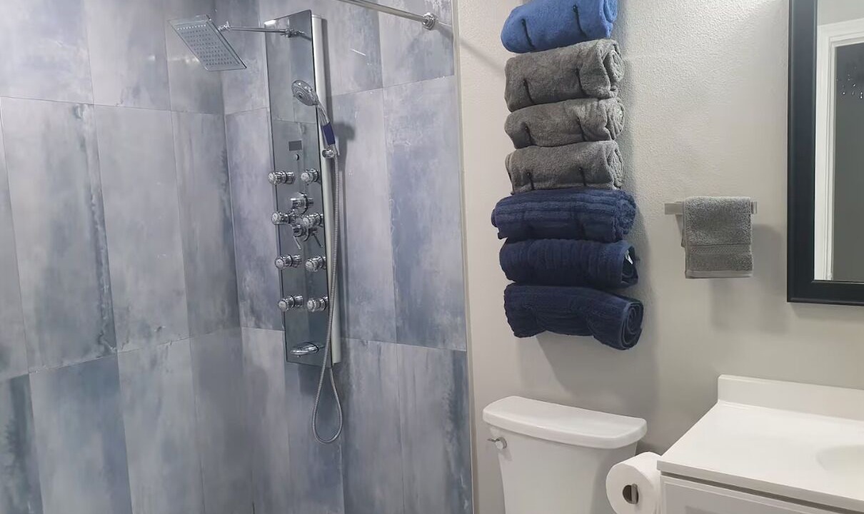 Photo of Bathroom in Central Arlington