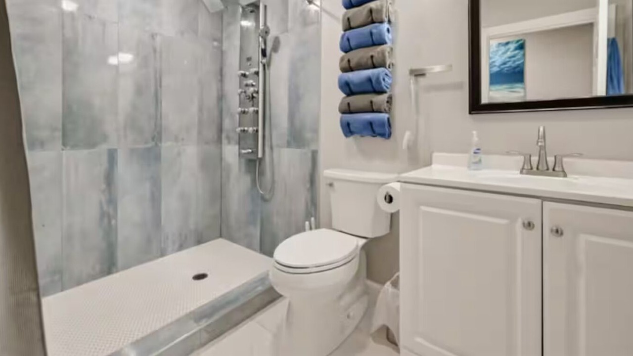 Photo of Bathroom in Central Arlington