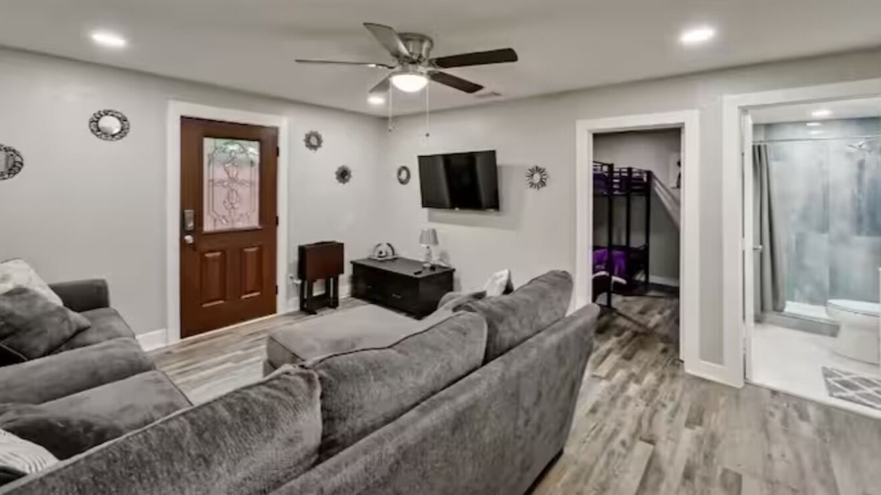 Photo of Livingroom in Central Arlington