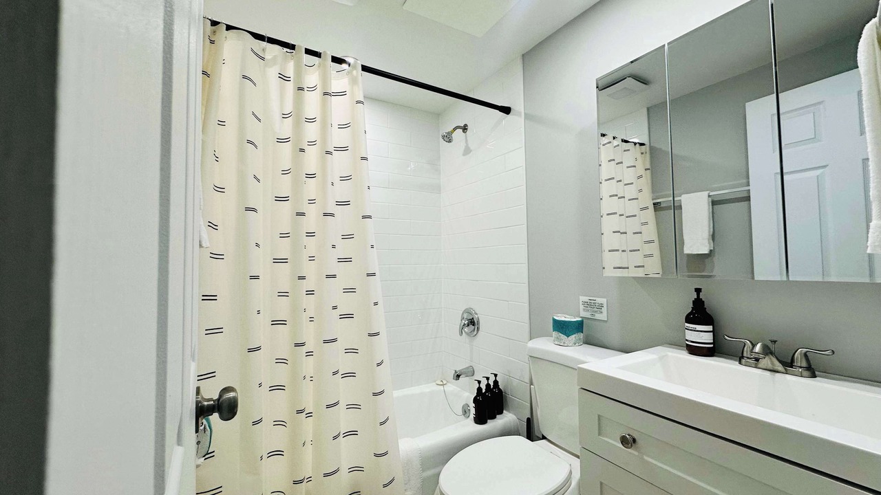 Photo of Bathroom in Lake View East