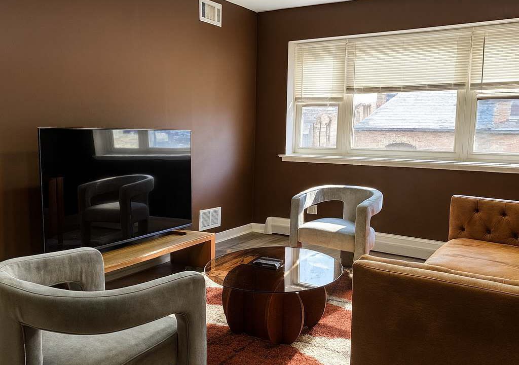 Photo of Livingroom in Lake View East