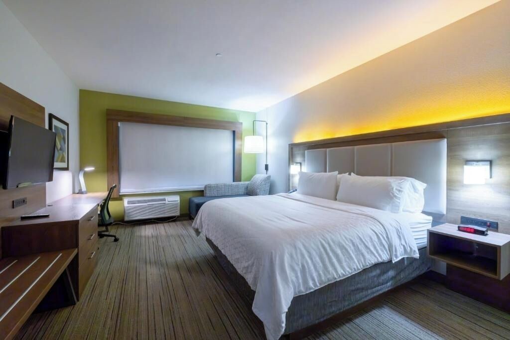 Photo of Bedroom in Lake Highlands