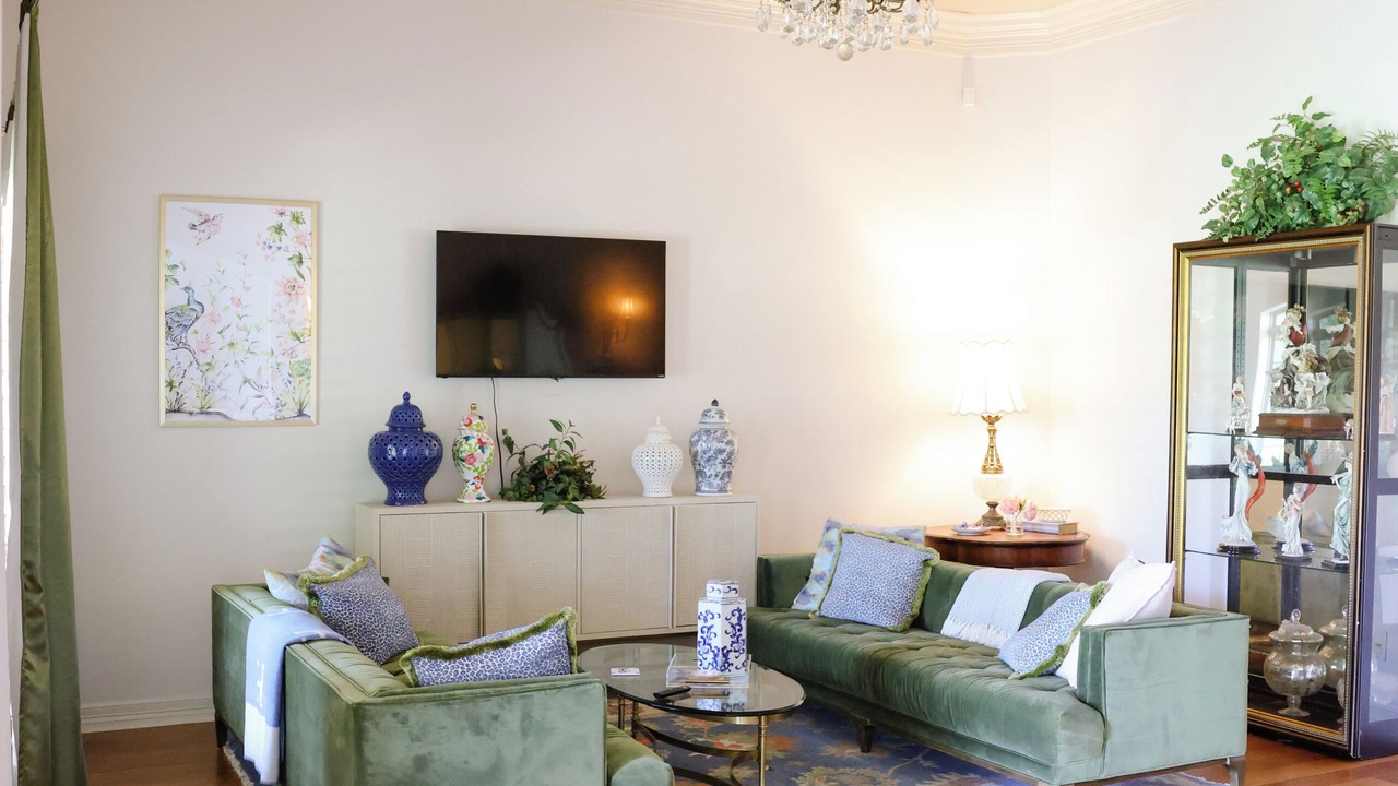 Photo of Livingroom in Williams Creek