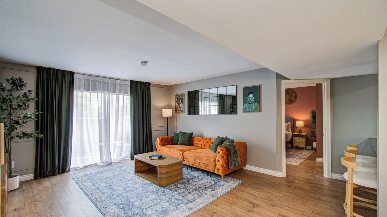 Photo of Livingroom in South Main