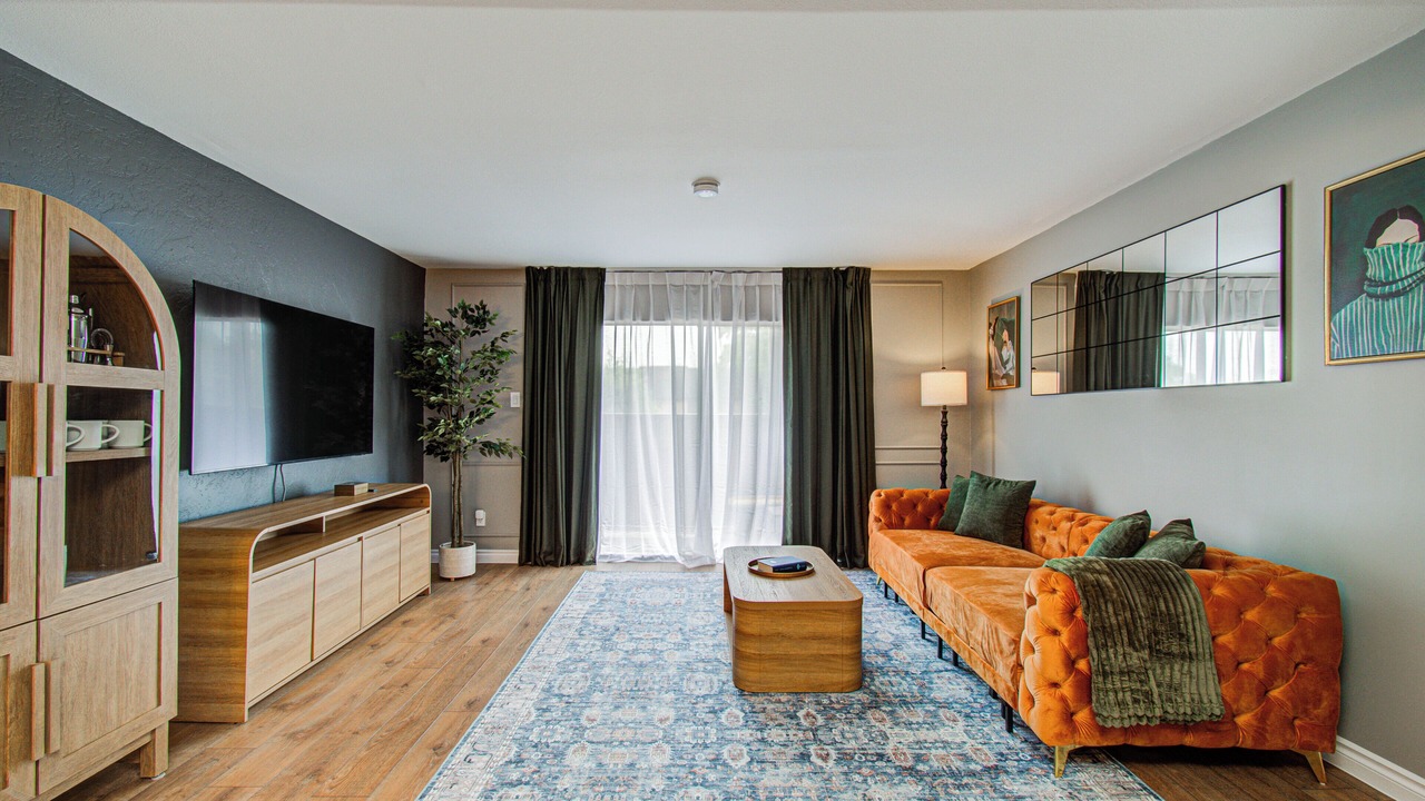 Photo of Livingroom in South Main