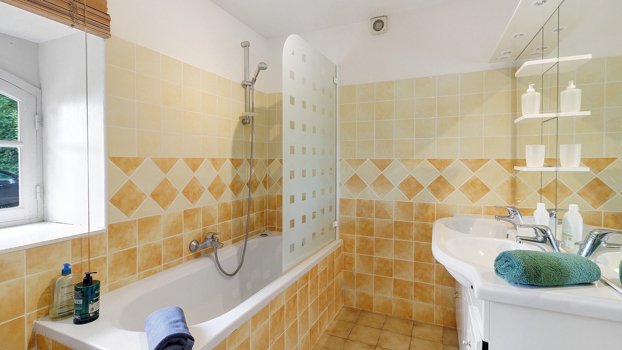 Photo of Bathroom in Vanxains