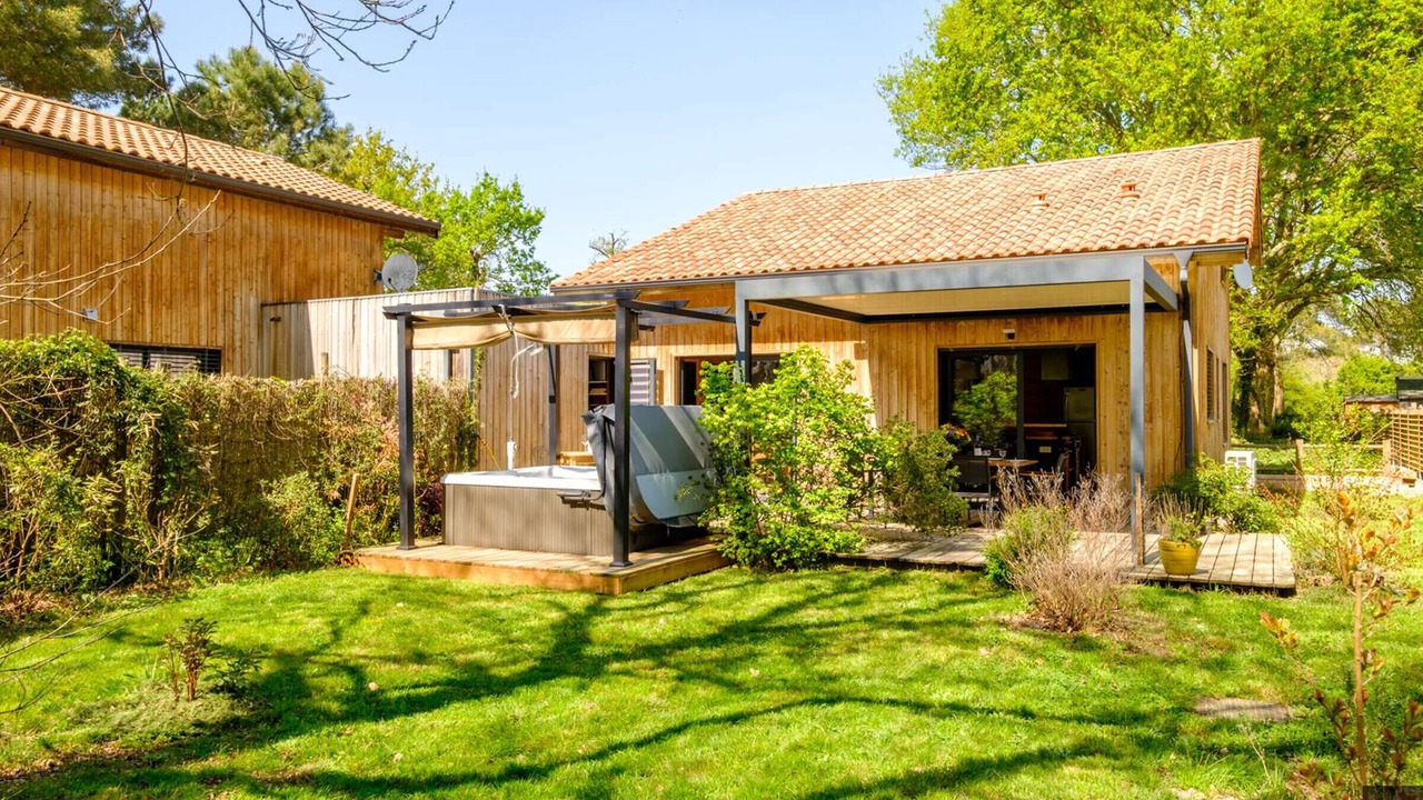 Photo of Outdoor in Gastes