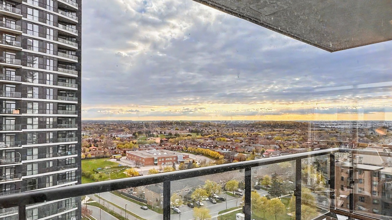 Photo of Outdoor in Hurontario