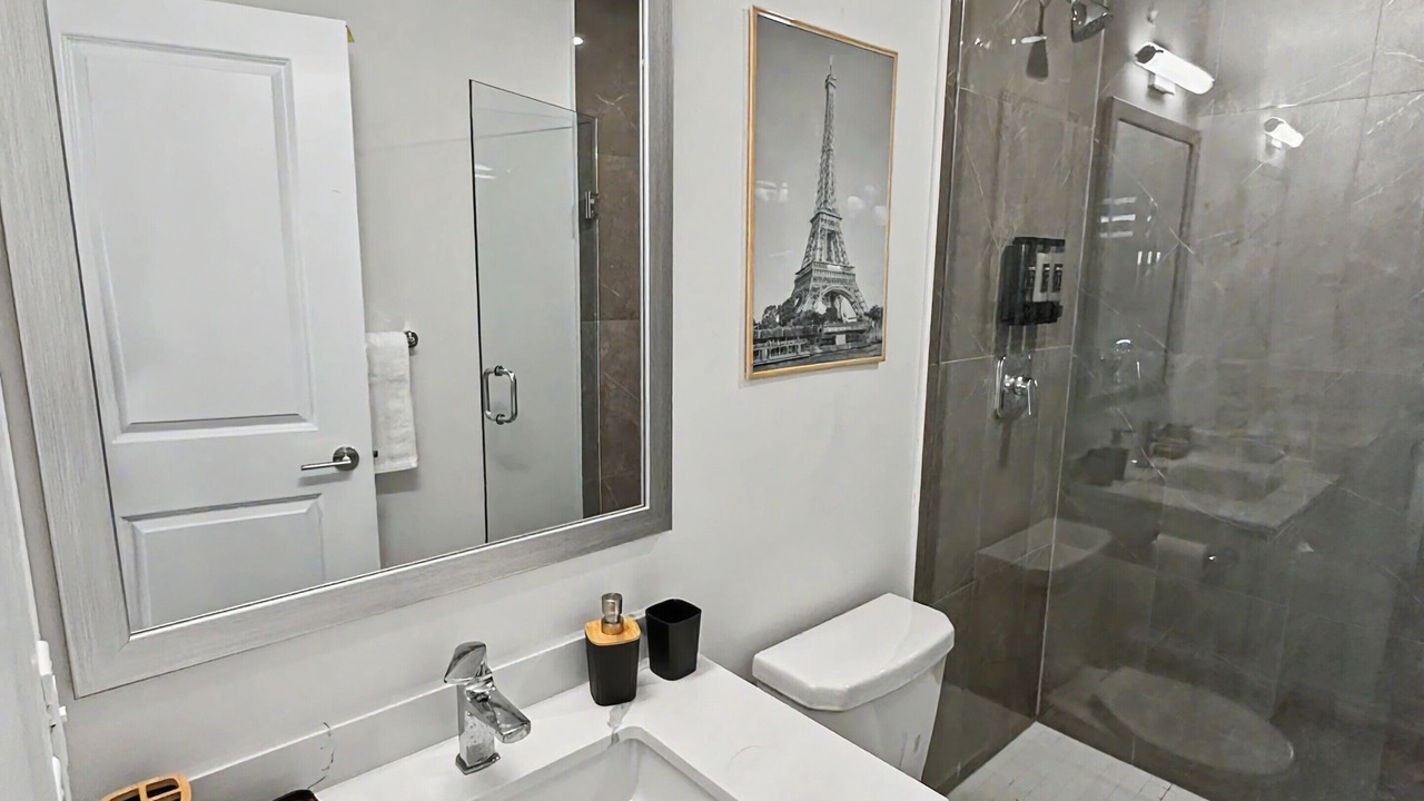 Photo of Bathroom in Hurontario