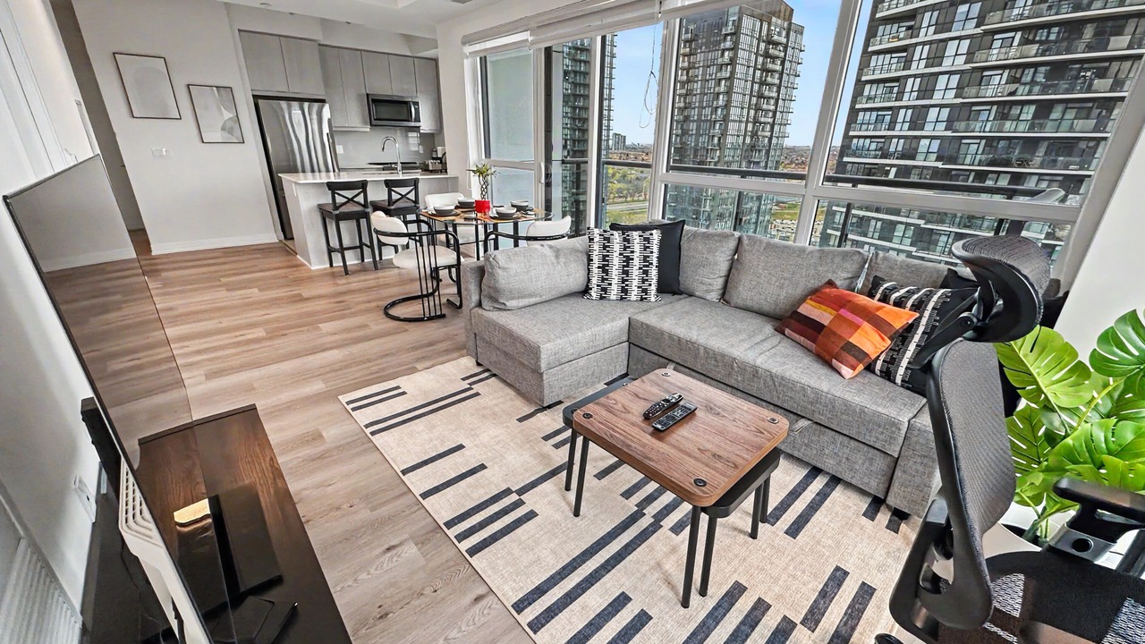 Photo of Livingroom in Hurontario