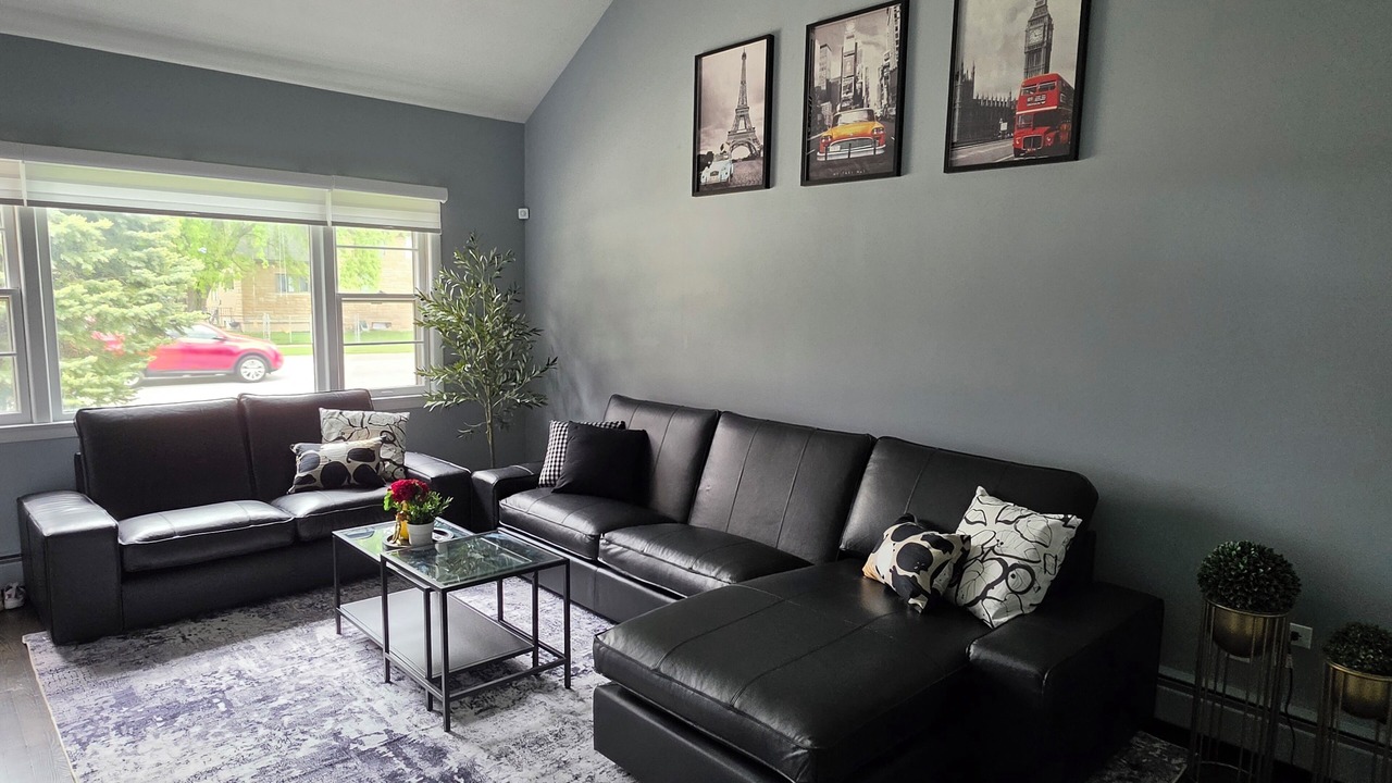 Photo of Livingroom in Bensenville