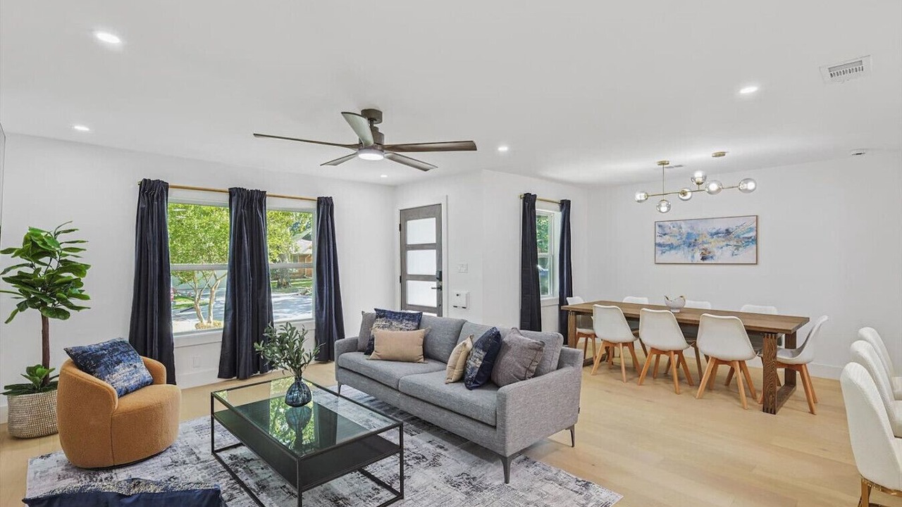 Photo of Livingroom in Northeast Dallas