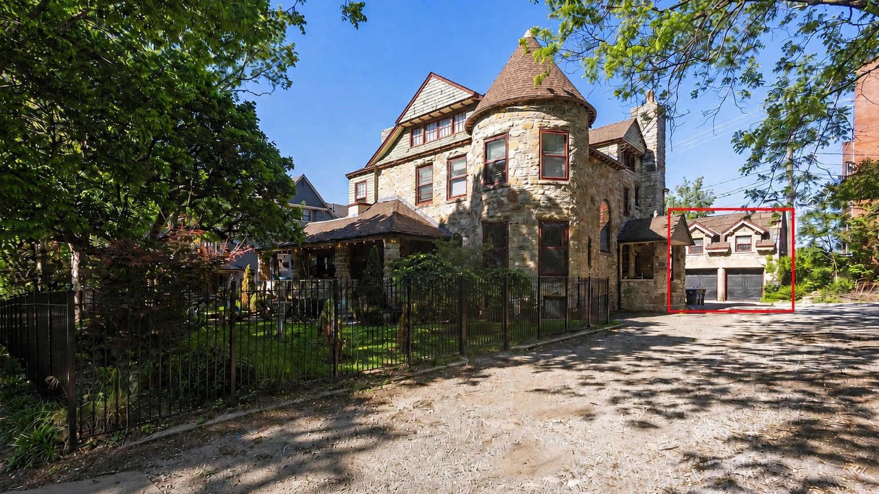 Photo of Outdoor in Hanover Place